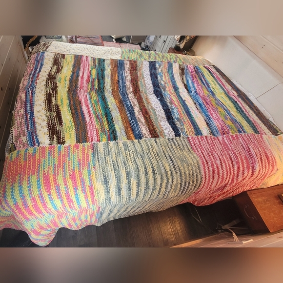 SOLD - VINTAGE Handmade Chenille Knit XL Blanket, Weighted Blanket, Patchwork - Picture 11 of 16